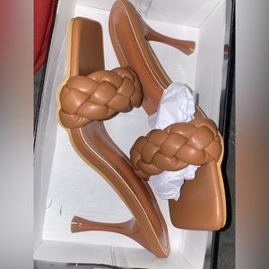 BRAND NEW Brown braided heel braid new size EUR 39